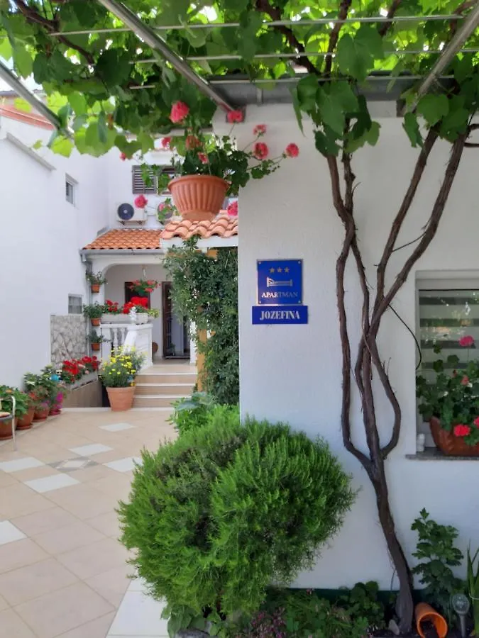 דירה אומיסאליי Apartmani Jozefina