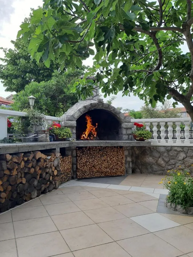 אומיסאליי Apartmani Jozefina דירה