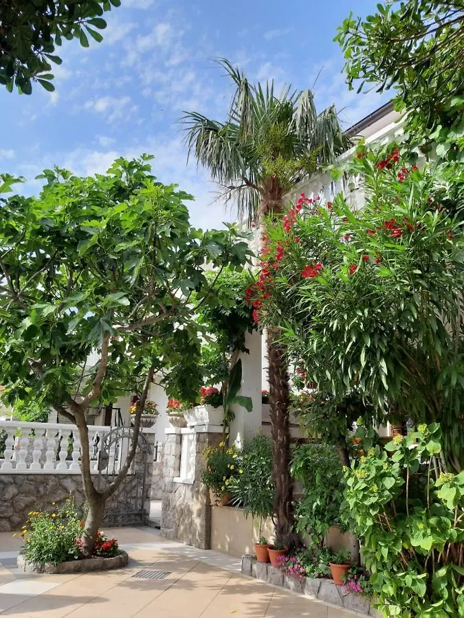 אומיסאליי Apartmani Jozefina דירה