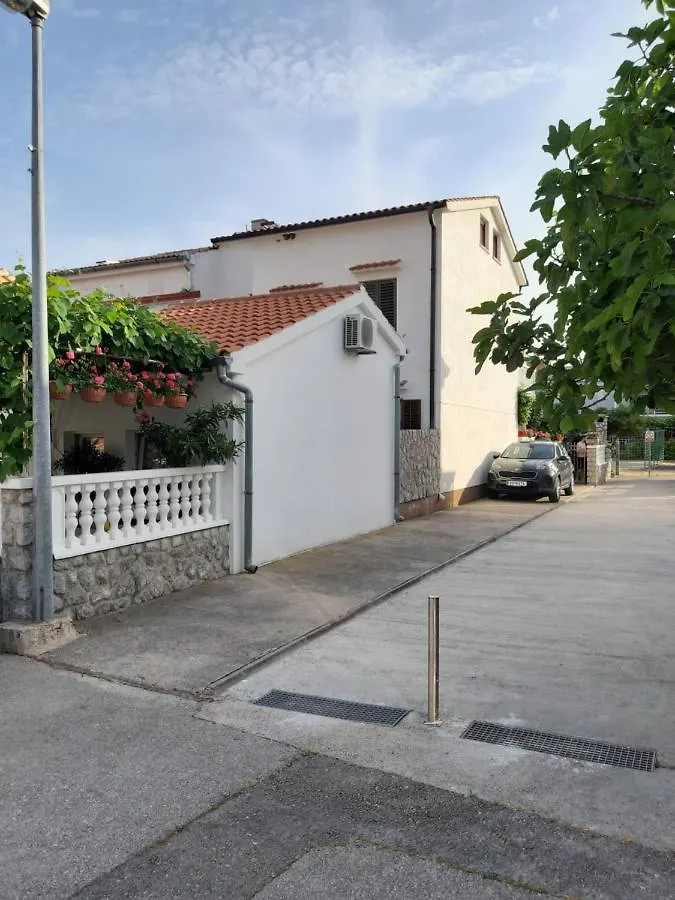 דירה אומיסאליי Apartmani Jozefina