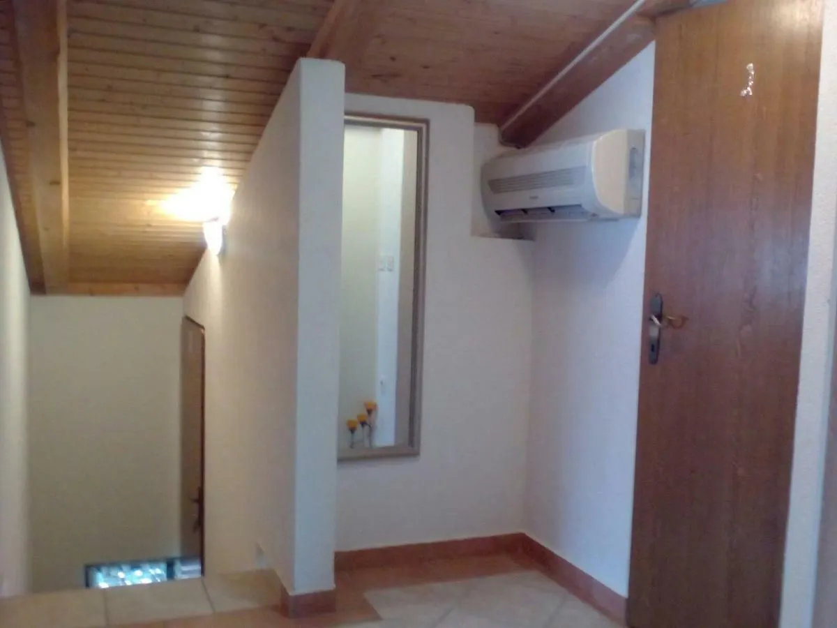 אומיסאליי Apartmani Jozefina 0*,